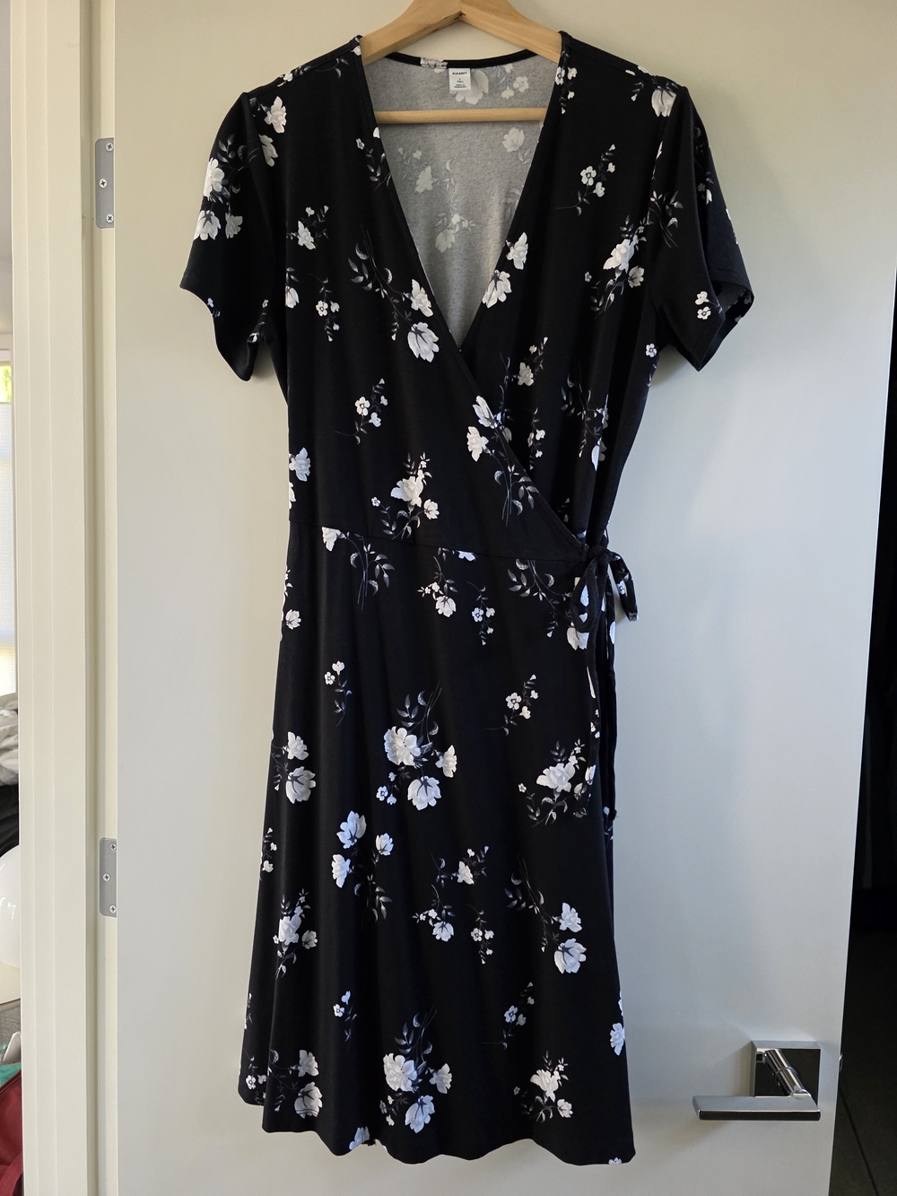 Old Navy Black Wrap Dress with White Floral Print L Tall